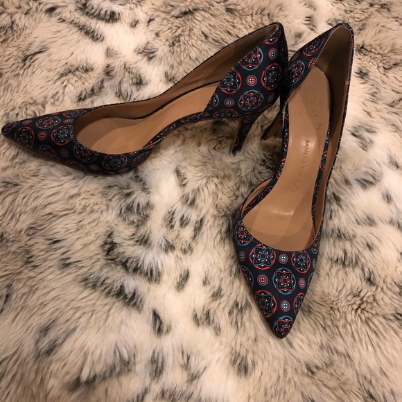 Gorgeous Banana Republic signature 3” heel. - Picture 3 of 8